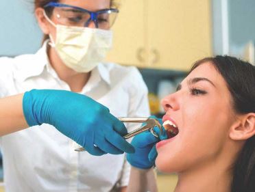 https://www.vardhamandentalhospital.com/wp-content/uploads/2023/06/S3.jpg