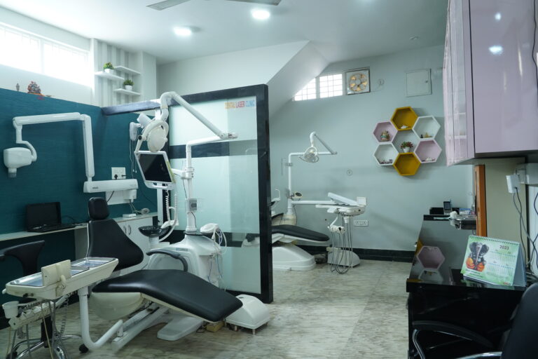 https://www.vardhamandentalhospital.com/wp-content/uploads/2023/10/DSC9751-768x512.jpg